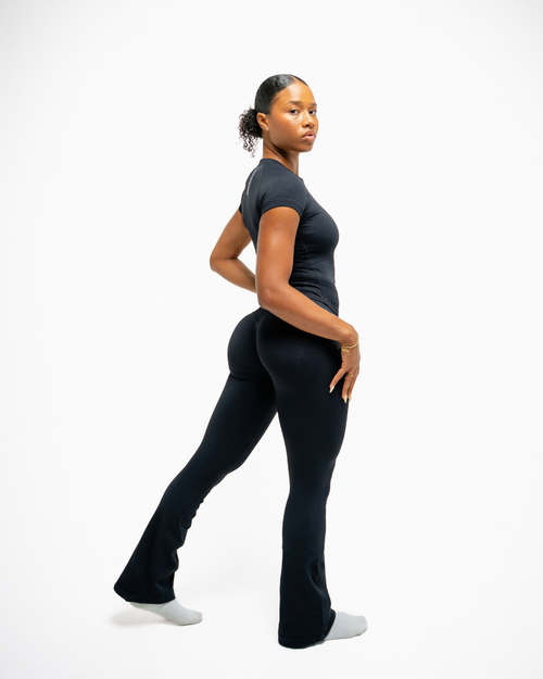 Contour Flare Scrunch Leggings em Black Onyx
